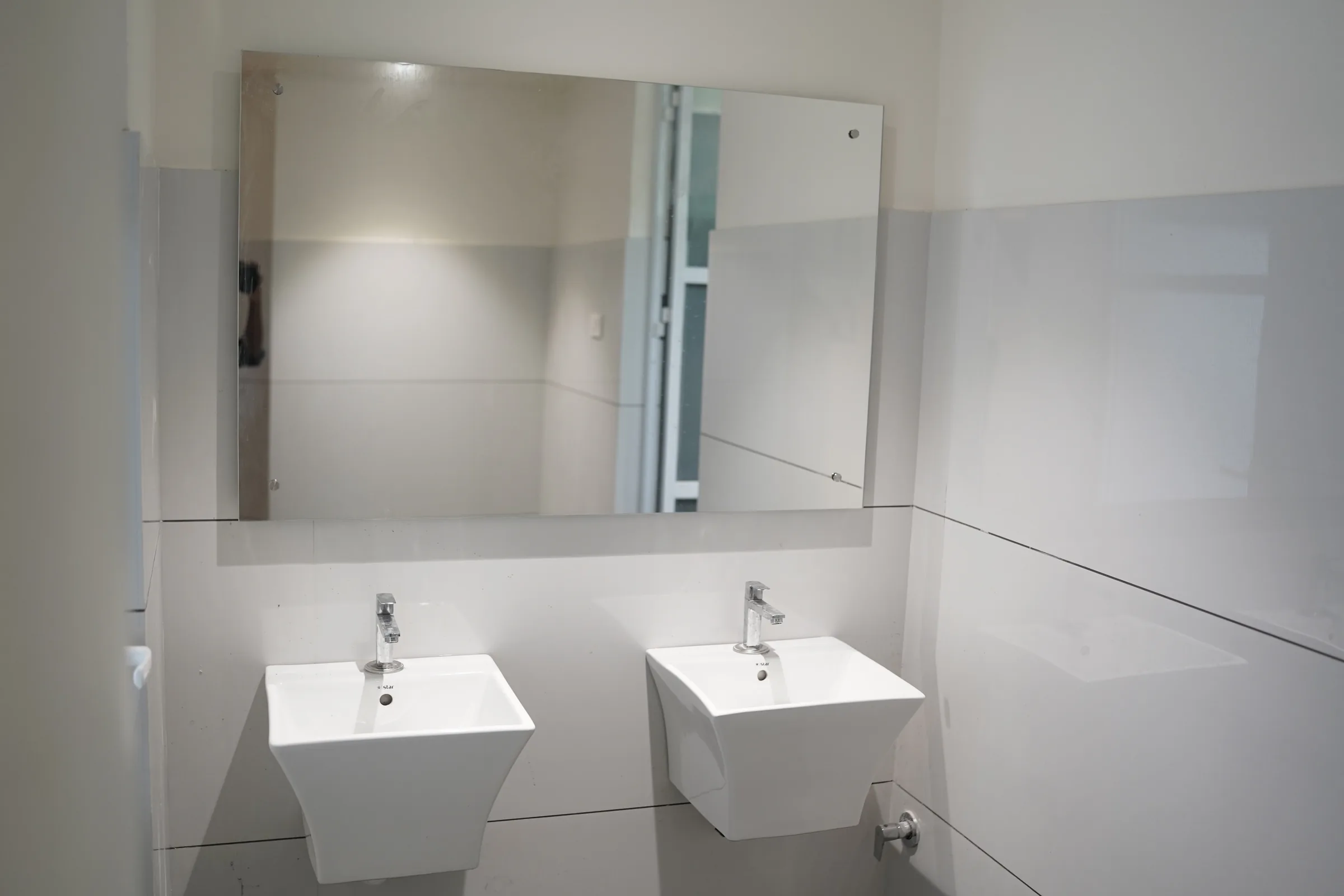 Multi-Station Wash Counters